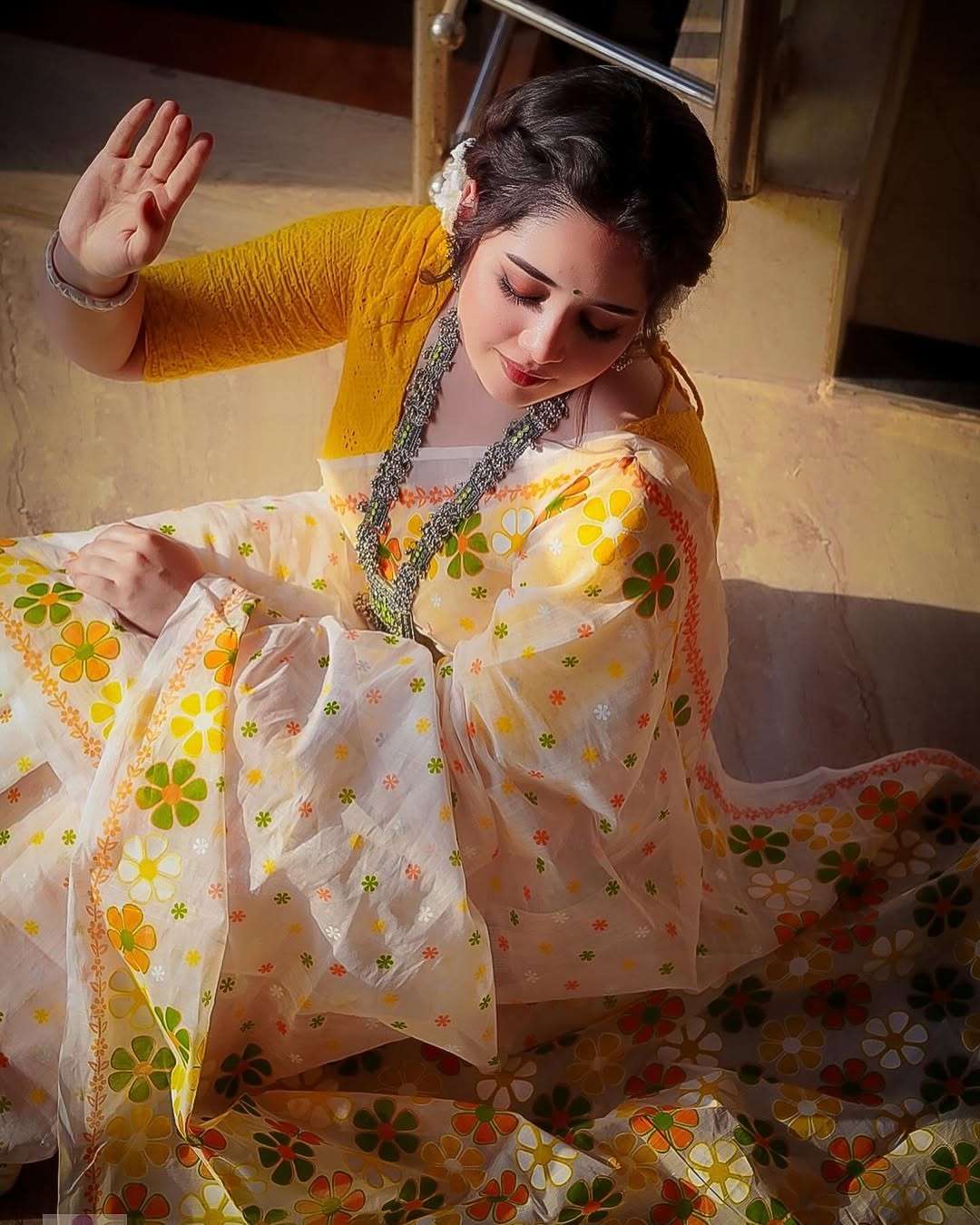 rudraksh sunbun pure and soft linen fabric with beautiful and fancy floral digital print in saree saree with tussels rudraksh sunbun pure and soft linen fabric with beautiful and fancy floral digital print in saree saree with tussels